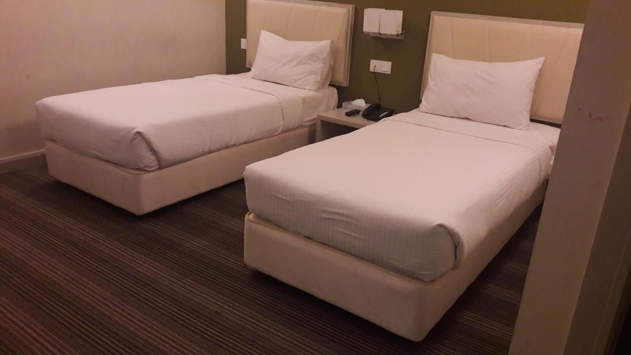 קואנטאן Kosma Business Hotel מראה חיצוני תמונה